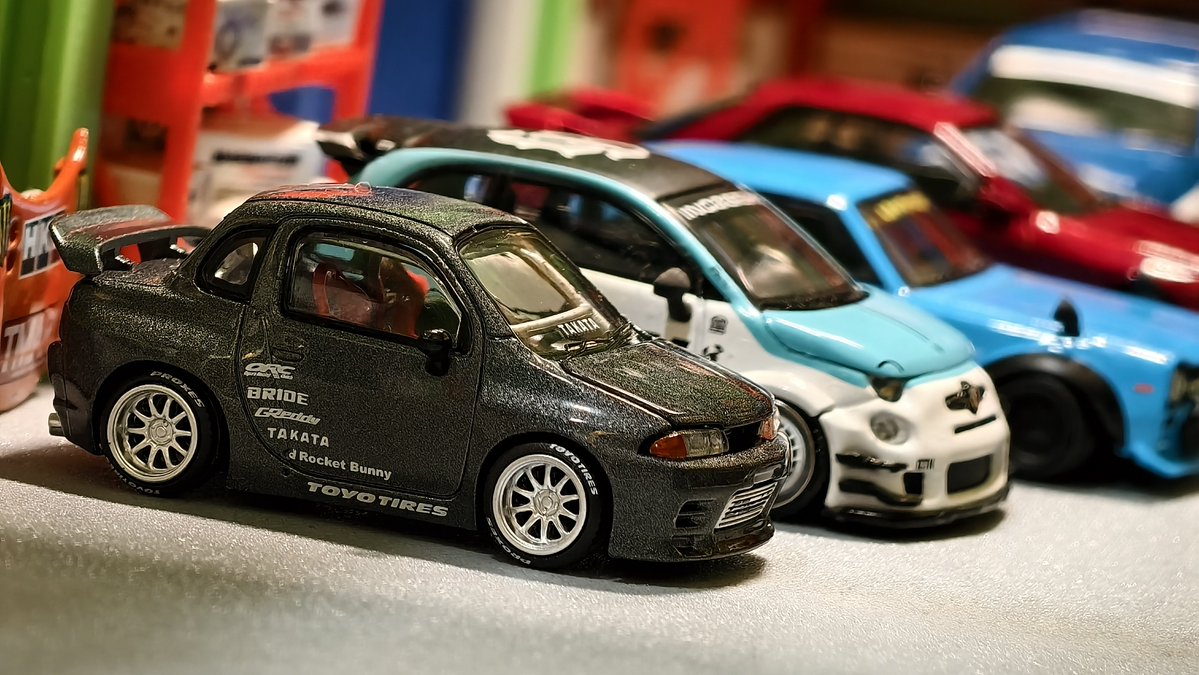 Giga_Penguin's tweet photo. Pop Race Pandem Pocket Bunny R32 is here 🤗
Finally got my hands on 1 and at fairly decent price too!
The car is tiny & Pop Race has accurately recreated it. Overall casting design is perfect and the grey metallic is beautiful.
#164scale #164diecast #pandem #r32 #pcoketbunny https://t.co/fhovLbXi1c