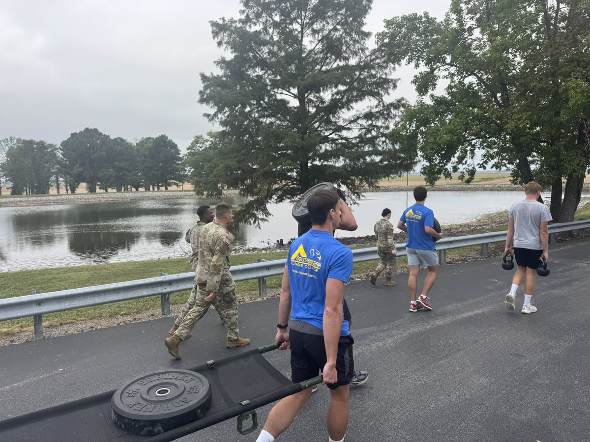 SIC_MBB's tweet photo. A big thank you to the Illinois National Guard for challenging @SIC_MBB during our annual day of strength, conditioning, and team building! 🦅

#GoFalcons | #SICBasketball https://t.co/IL65jjHPWB