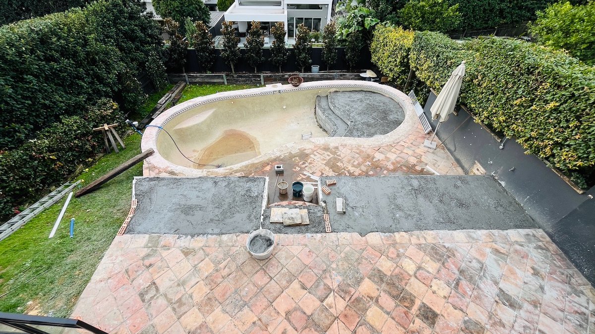 mypoolpainter's tweet photo. This what we can do in 6 weeks, second post coming https://t.co/dhbEecvvHy https://t.co/aomSsqfXbE