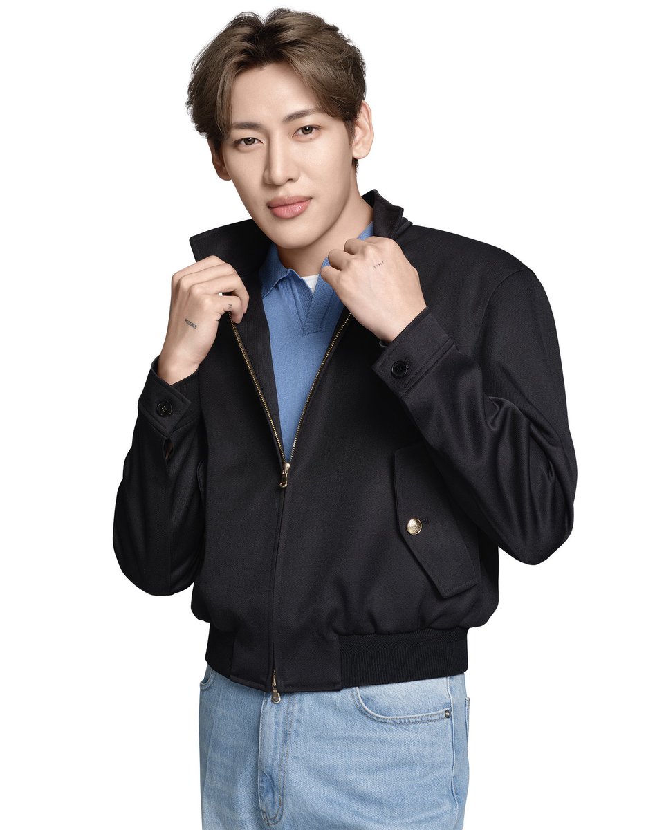 spinorbinmusic's tweet photo. BamBam in new photos and he is absolutely AMAZING as always! 😍🔥✨ 

He really said "flawless? that's just me!" and we have completely ZERO complaints! 💅👑📸 #BamBam #뱀뱀 https://t.co/ZN88y9ooUx