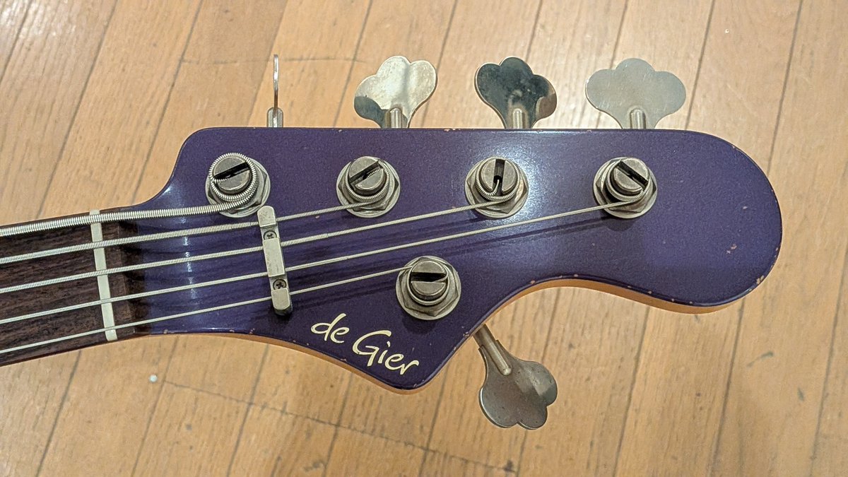 aspic2com's tweet photo. 🎸カニカニベース🦀 https://t.co/Ur9dgTe9Su