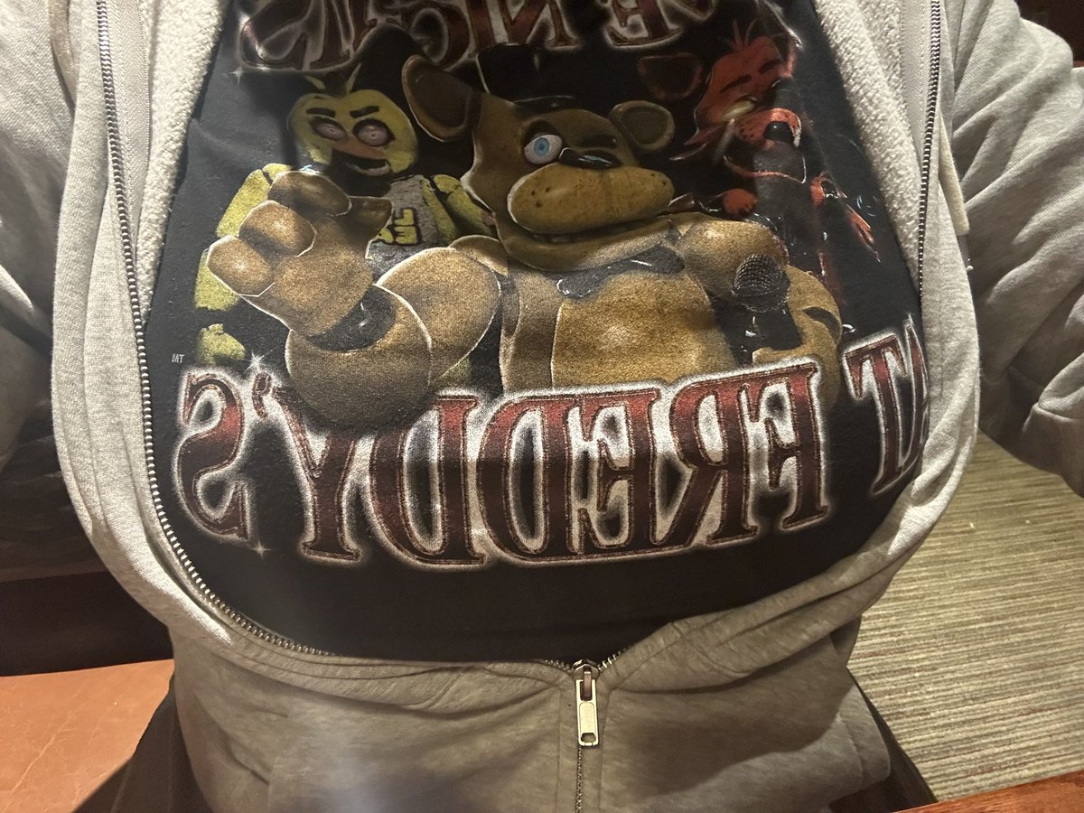 pupmagicc's tweet photo. who likes fnaf? bc i do! 🤤 https://t.co/dz4bOtxXli