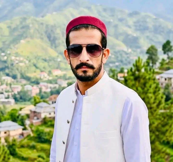 insaff2006's tweet photo. راولاکوٹ میں رینجرز کی فائرنگ کا نشانہ بننے والے فیضان خان ولد شان محمد خان، ساکن چک دھمنی، راولاکوٹ بھی اُن نوجوانوں میں شامل ہو گئے جو وطن پے قربان ہوۓ۔کیسے کیسے نوجوان ظالموں نے شہید کر دیے۔💔 https://t.co/gw4TM3pTp4