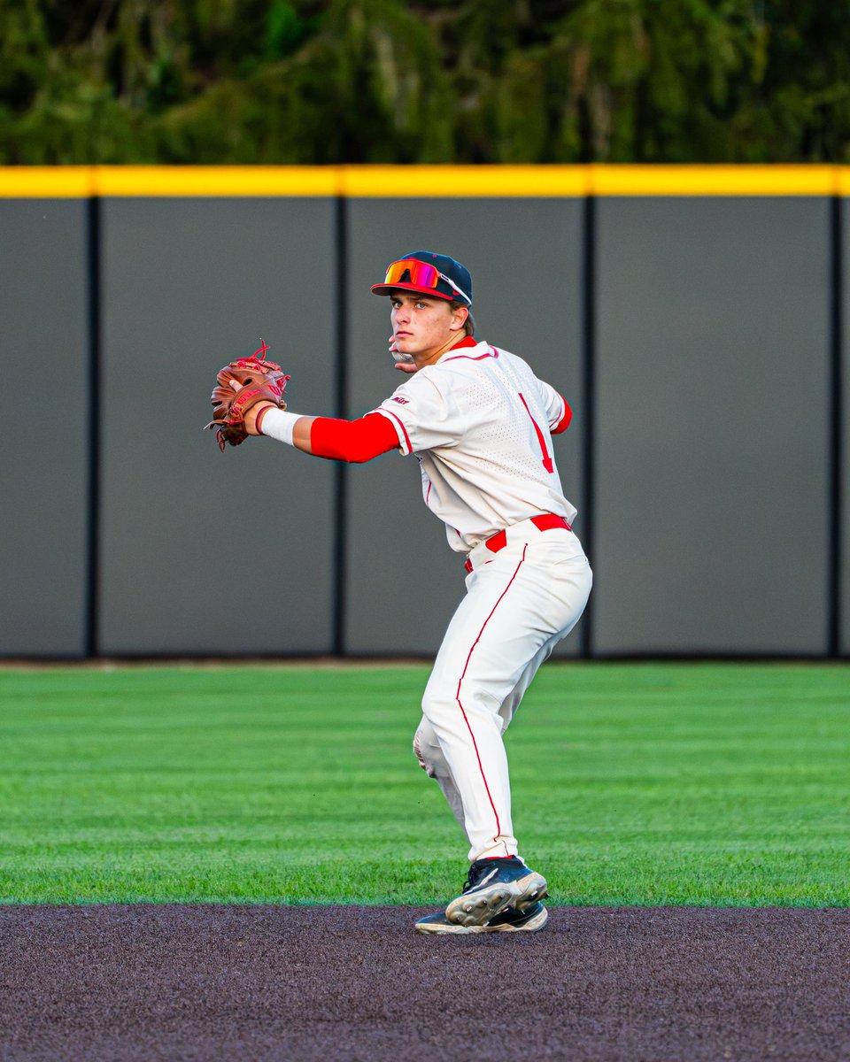 RedbirdBaseball's tweet photo. First day of fall🙂‍↕️🍂 https://t.co/EWkTmNPEhn