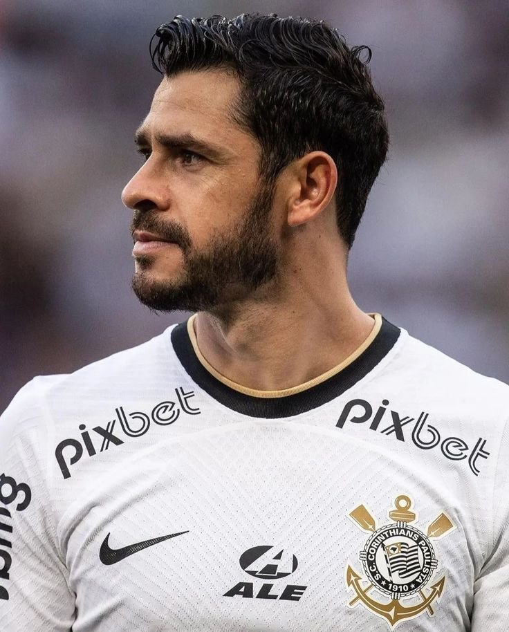 NJanfren's tweet photo. Primeiro jogador a aceitar aquele projeto, em 2021, onde só tinha jogador horrível no Corinthians.

Jogou muito por um tempo, e sempre respeitou o clube e a Fiel.

Hoje, Giuliano se aposenta do futebol, e se não fosse pelo Fagner, ele seria grande na história do clube.

Obrigado. https://t.co/Hs6aNpvjD3
