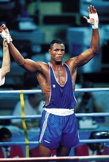 ItachiCuba's tweet photo. Hoy pero de 1967, nació el púgil más laureado de #Cuba. El guantanamero Félix Savón cerró su brillante carrera con 3 títulos Olímpicos, 6 campeonatos mundiales, 3 veces campeón Panamericano y 4 de Centroamérica, 4 copas mundiales.
gallito de pelea pesado!!
#DeporteCubano https://t.co/ZE4MVhh2By