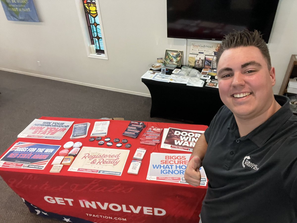 chrisroseaz's tweet photo. I had a great time tabling and speaking at the Kingman PC meeting on Monday! It was such an informative meeting, and I was grateful for the opportunity to share more about everything Turning Point Action is doing in their area and how people can get involved. It was a great evening of connecting, learning, and getting the word out!