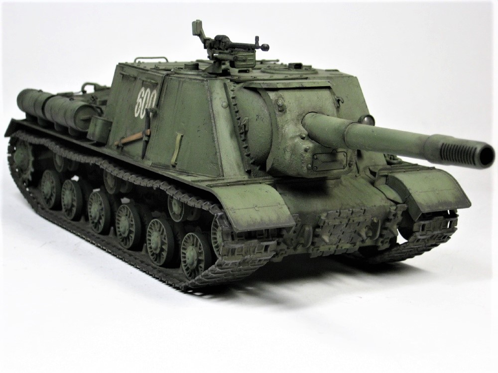 meteormk4's tweet photo. タミヤ 1/35 ISU-152
IS-2車体をベースに152㎜砲を搭載した自走砲。
大戦後期に実戦投入され、戦後も長く現役で使用されています。
太い砲身と厳つい防盾で、ドイツ駆逐戦車以上のゴツさが魅力。
タミヤのキットは非常に作りやすくお勧め。プラ製履帯とベルト式の履帯が付属し、選択可能です。 https://t.co/EDbXguwrtx