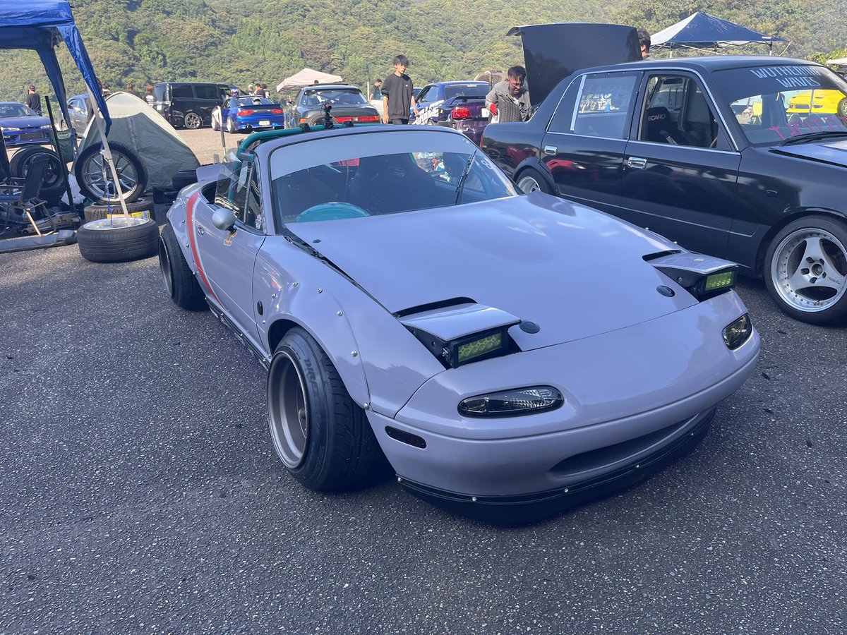 EMaik_'s tweet photo. 初間瀬サーキット
ハチロク軍団速すぎたし上手すぎた
かっこいいNAロードスターもいた https://t.co/G7G6Uzn4lg