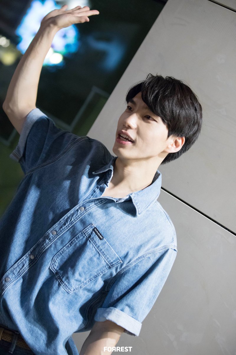 Jeong_forest's tweet photo. 마자 ㅋㅋㅋ 오펀스 재연 첫공 퇴길 때도 저 옷 입엇는뎈ㅋㅋㅋㅋㅋㅋㅋㅋ
<-2019                        2026-> https://t.co/bdiDsHCuqC