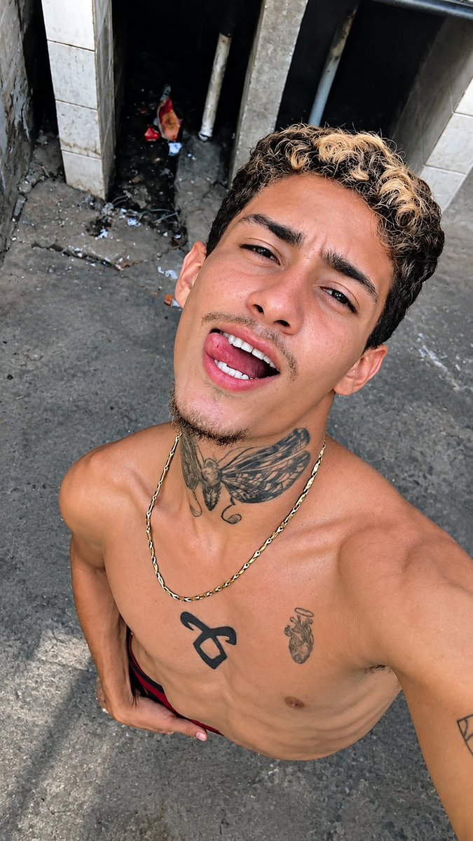 guil71387's tweet photo. Não e só ter pau MB! 🤪 https://t.co/DITwBKDlKb