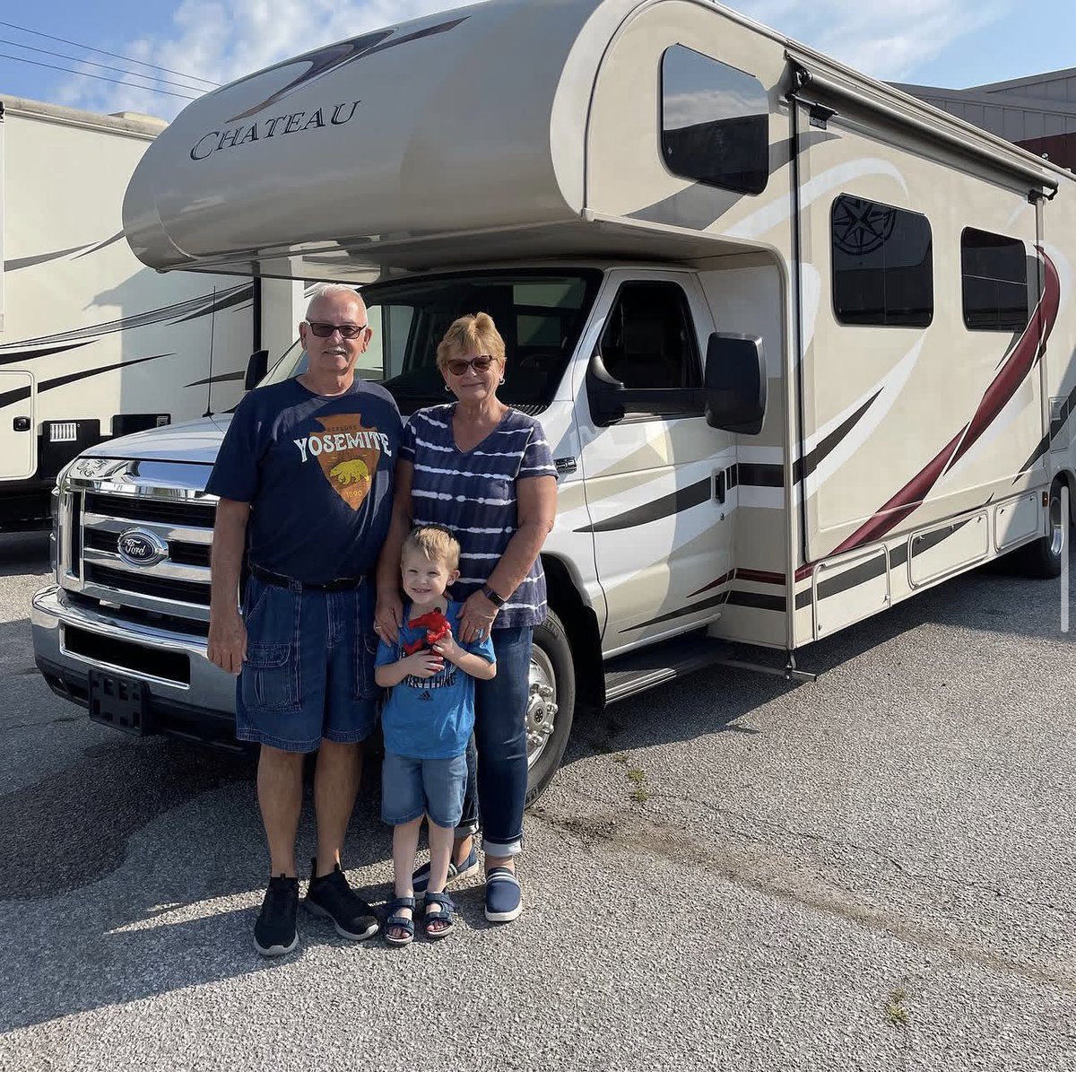 Thrillrsrv's tweet photo. Congratulations John and Debbie!!! Thank you for trusting us to sell your fifth wheel and picking out your new class C!! https://t.co/zc1XULzc2G