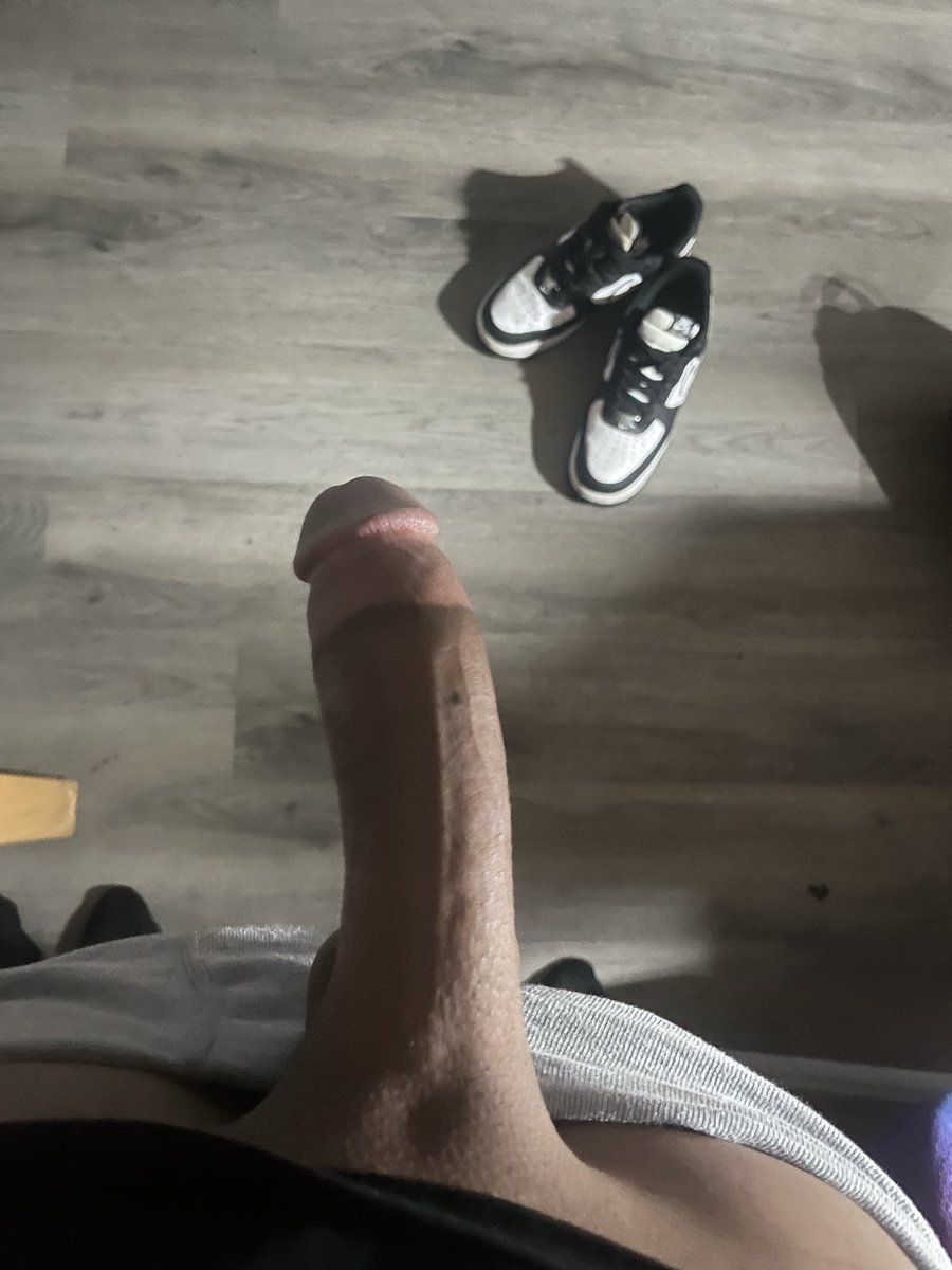 v0nd33zy's tweet photo. its been a minute 😅

#nsfwtwtًً #explore #lightskin #freak #fyp #solo #straight #bbc https://t.co/PYcHIB4THP