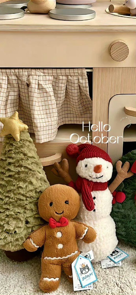 CletusSeveujz's tweet photo. Just finished a warm mug of homemade hot cocoa while wrapping soft fuzzy socks by the window—perfect lazy Sunday vibe https://t.co/yKS0PFnVSo