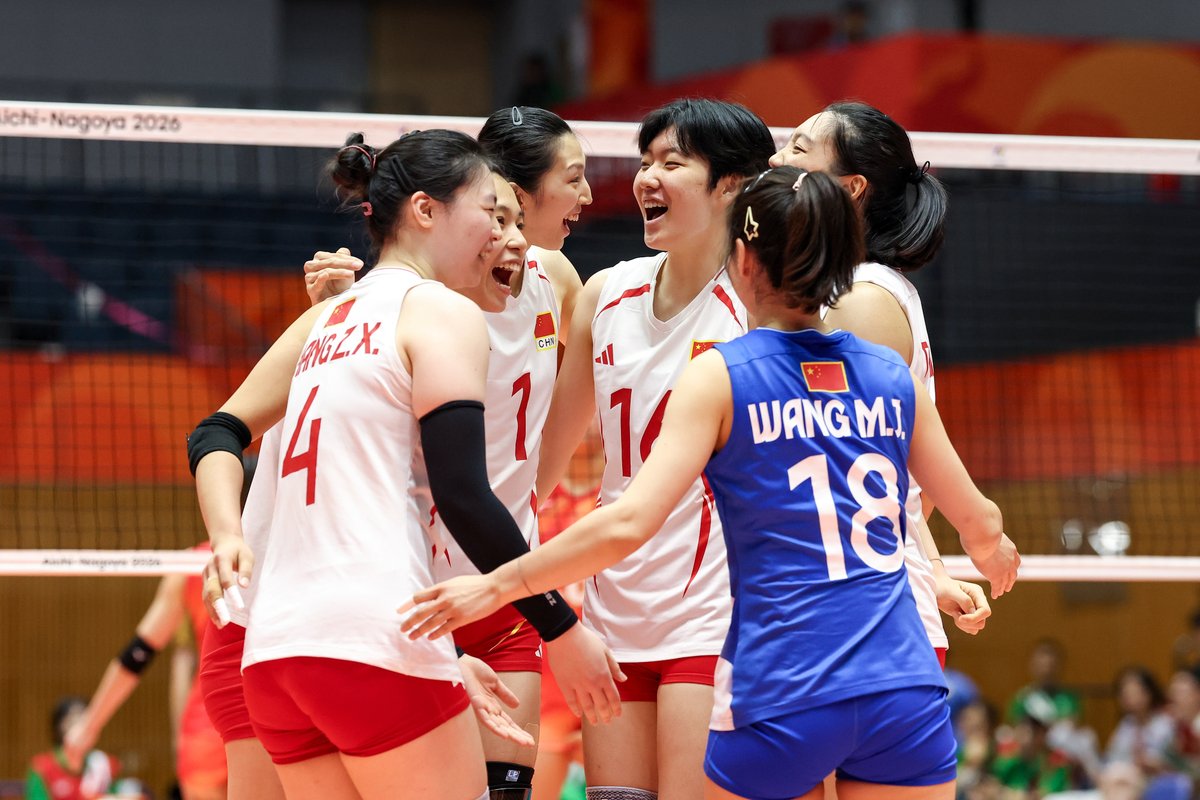 CGTNSportsScene's tweet photo. 🇨🇳🏐 🏅Three-peat complete!

#TeamChina swept Japan 3-0 (25-19, 25-20, 25-23) to claim their third straight #AsianGames women's #volleyball title and 10th in team history. 👑

📊 Wu Mengjie led with 26 points. Zhuang Yushan added 12.

#AichiNagoya2026 https://t.co/HTPeFt8Xwe