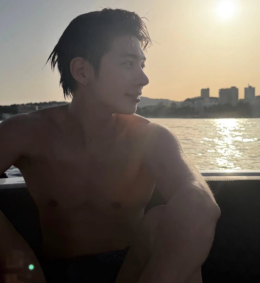 notyunolife's tweet photo. #needhimsobadly https://t.co/Rs4lx2wyp4