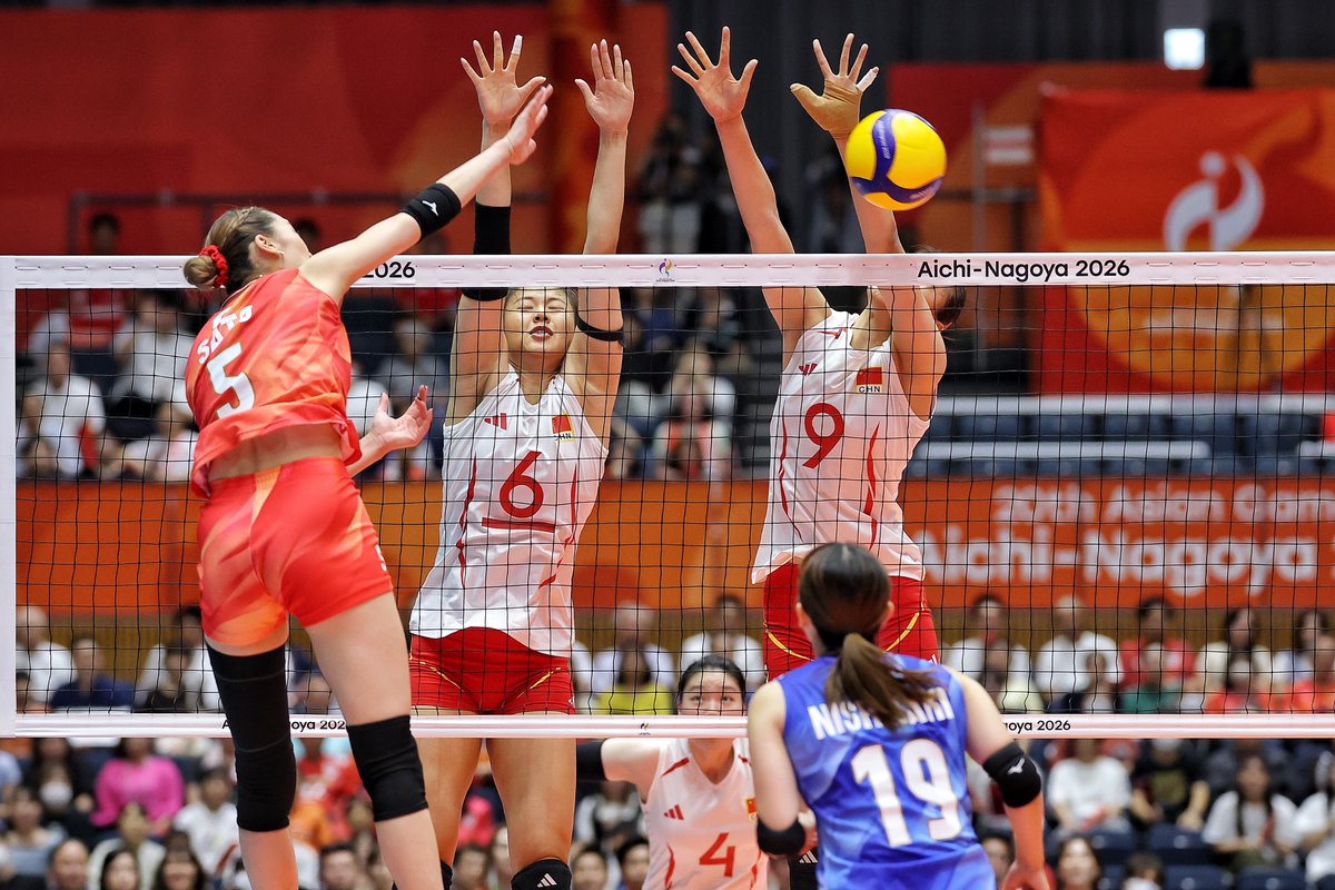 CGTNSportsScene's tweet photo. 🇨🇳🏐 🏅Three-peat complete!

#TeamChina swept Japan 3-0 (25-19, 25-20, 25-23) to claim their third straight #AsianGames women's #volleyball title and 10th in team history. 👑

📊 Wu Mengjie led with 26 points. Zhuang Yushan added 12.

#AichiNagoya2026 https://t.co/HTPeFt8Xwe
