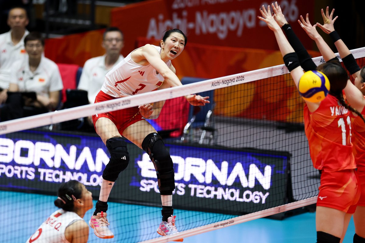 CGTNSportsScene's tweet photo. 🇨🇳🏐 🏅Three-peat complete!

#TeamChina swept Japan 3-0 (25-19, 25-20, 25-23) to claim their third straight #AsianGames women's #volleyball title and 10th in team history. 👑

📊 Wu Mengjie led with 26 points. Zhuang Yushan added 12.

#AichiNagoya2026 https://t.co/HTPeFt8Xwe