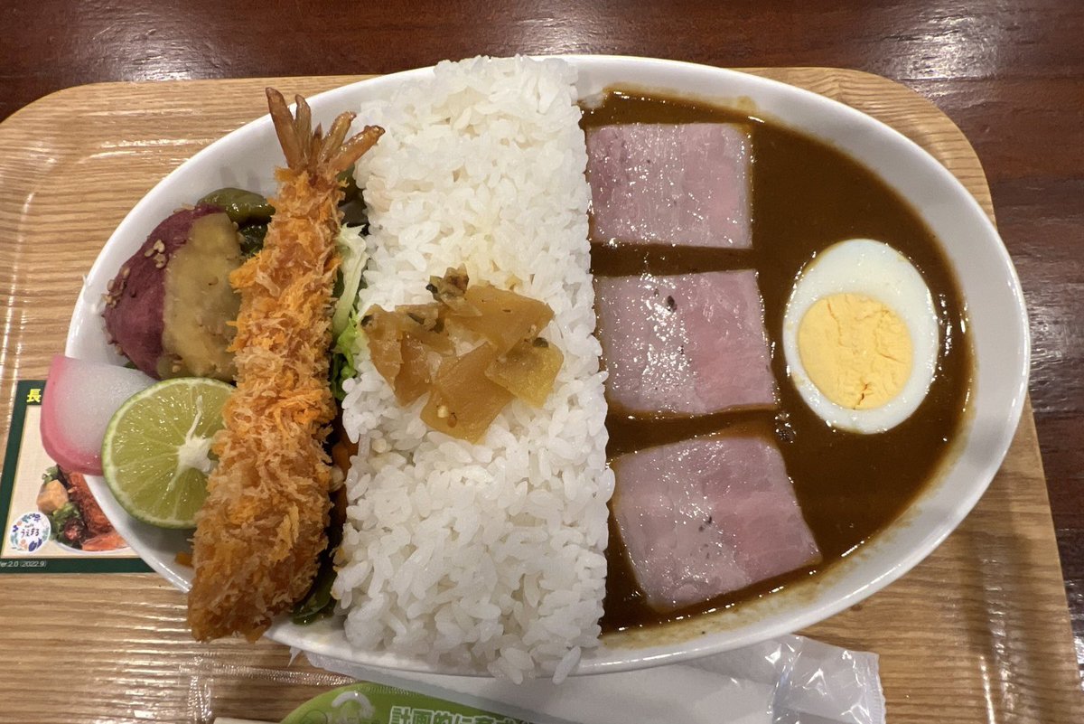 shincamp555's tweet photo. 『cafeうえまる』でダムカレー注文！

放水も忘れずに(2枚目の画像)
#ゆるキャン△ https://t.co/SsLKowrExM