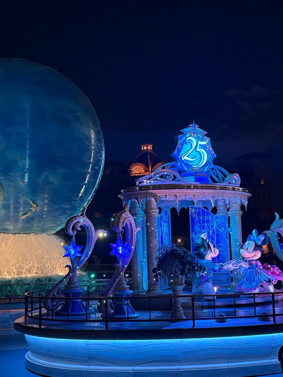 yu09060709's tweet photo. 夜のディズニーシーもきれいだったなぁ✨
ランドも行きたくなってしまった笑
やっぱりディズニーは楽しい‼︎
11月にも行けるから楽しみ✨ https://t.co/usHEyaUEAw
