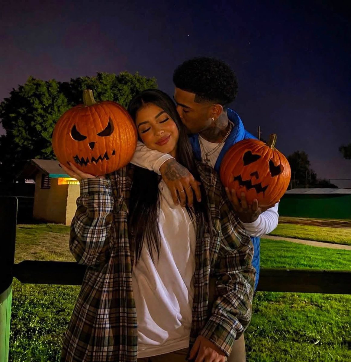 maceomulan's tweet photo. a pumpkin patch date this fall is a must 🎃 🫶🏽 https://t.co/PhxbJUTbFu