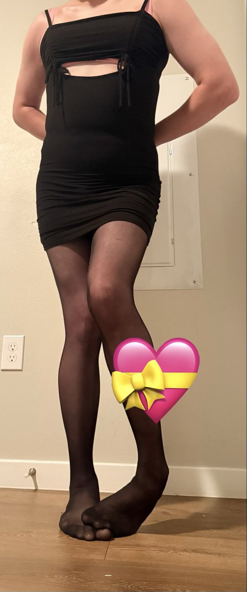 red_cardigan's tweet photo. Repost: but this is still my current favorite outfit, in case anybody was wondering 🤭🧑🏼‍🩰💅🏻💕 https://t.co/jrZmniPoSN