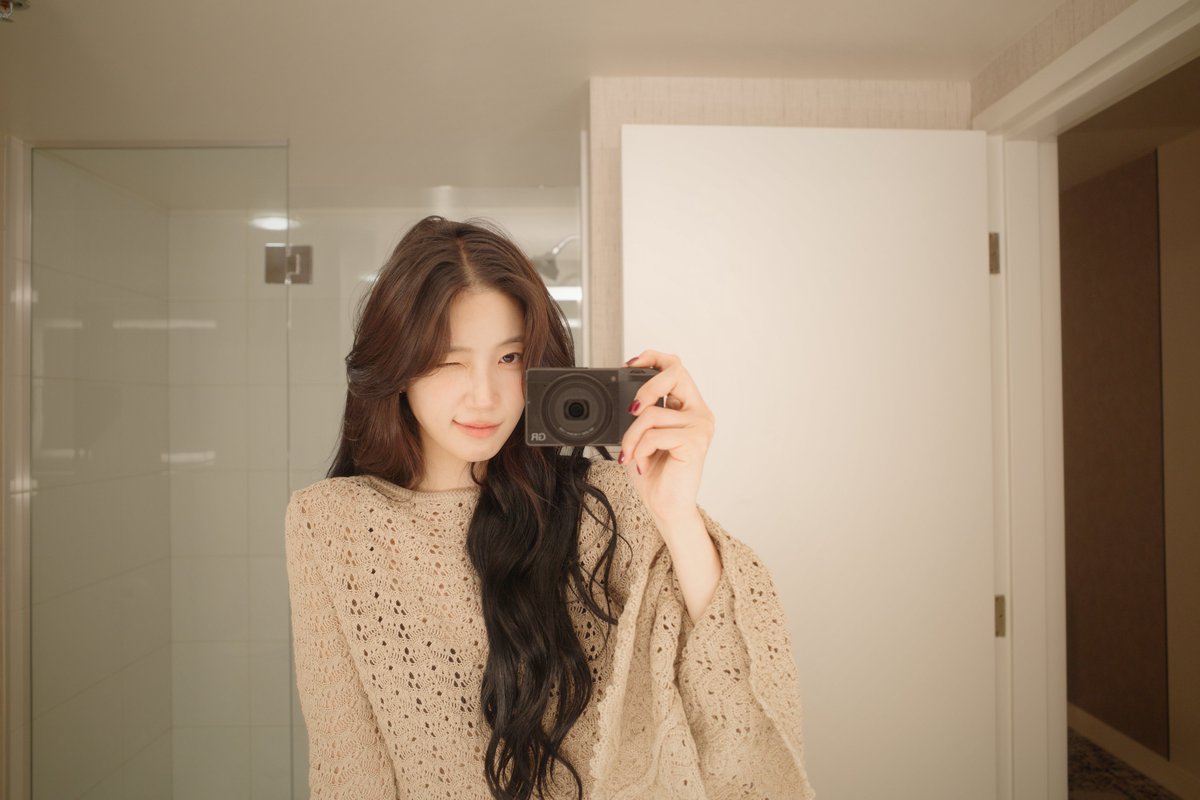 swanjooha's tweet photo. 260923 #KAZUHA 💬

🌿 *sent gift photos*
🌿 i mean, the vibe at this time was so my style that i ended up taking a lot of photos
🌿 kian’s bizarre b&amp;b came outtt
🌿 i feel kind of embarrassed ㅋㅋㅋㅋㅋ https://t.co/SXsNzuue7W