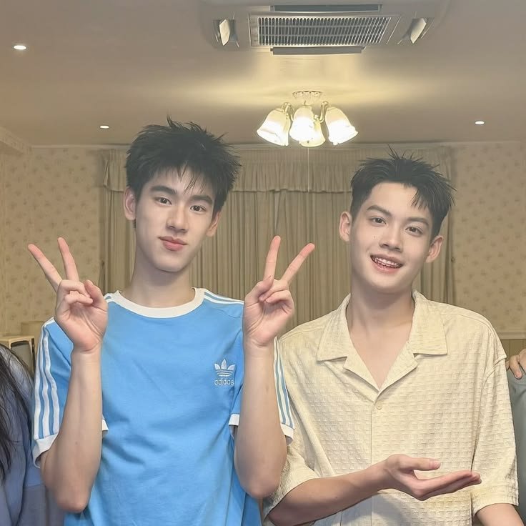 jinshimshimie's tweet photo. Have a great day! ☺️
#yujeenyugene are here to cheer you on and brighten your day ✨☀️

#ujeenayp_
#yugeneyannawat https://t.co/o6sXWiaXT5