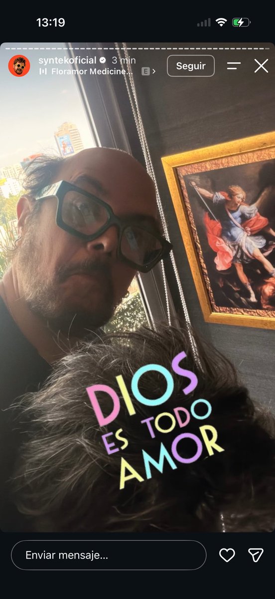 _el_baaadillo's tweet photo. El maestro Aleks Syntek ha revelado su verdadera apariencia sin peluquin https://t.co/N7xLPHsL7m