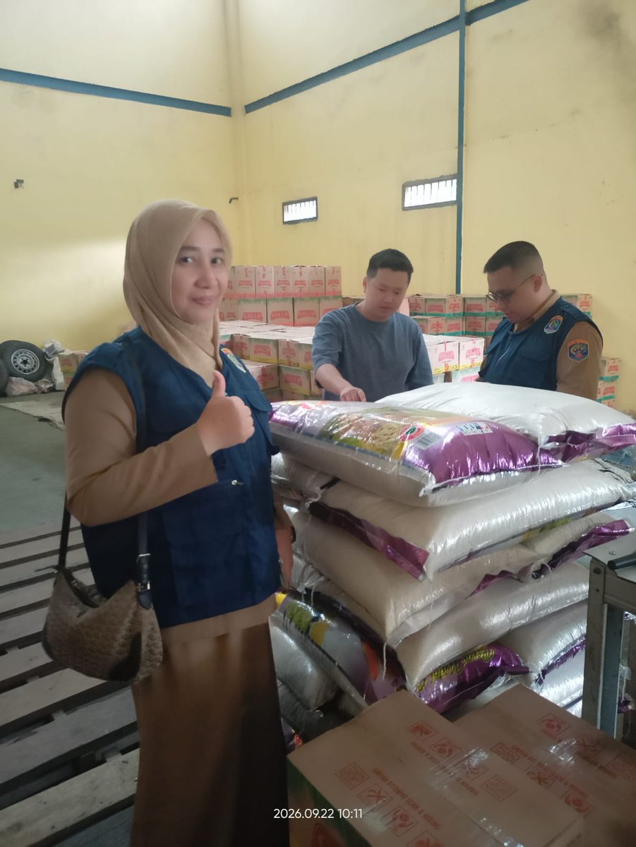 DKUKMP's tweet photo. DKUKMP Kota Tarakan Pastikan Stok Beras Aman Hingga Akhir Tahun 2026 di Tengah Dampak Kemarau https://t.co/gKPijmaKWG

#KotaTarakan
#DKUKMP
#Bapok
#Beras https://t.co/0tOV9O5xcm