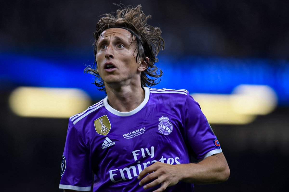 _gjr7's tweet photo. سيرخيو راموس يرفع كأس دوري أبطال أوروبا، وريال مدريد يحتفل باللقب الأوروبي الثاني عشر في تاريخه.
لم تكن مجرد ليلة في كارديف.
كانت ليلة كتب فيها ريال مدريد فصلًا جديدًا من تاريخه.
#APorLa12 | #UCLFinal | #JuveReal https://t.co/6Tc0Q2LdWs