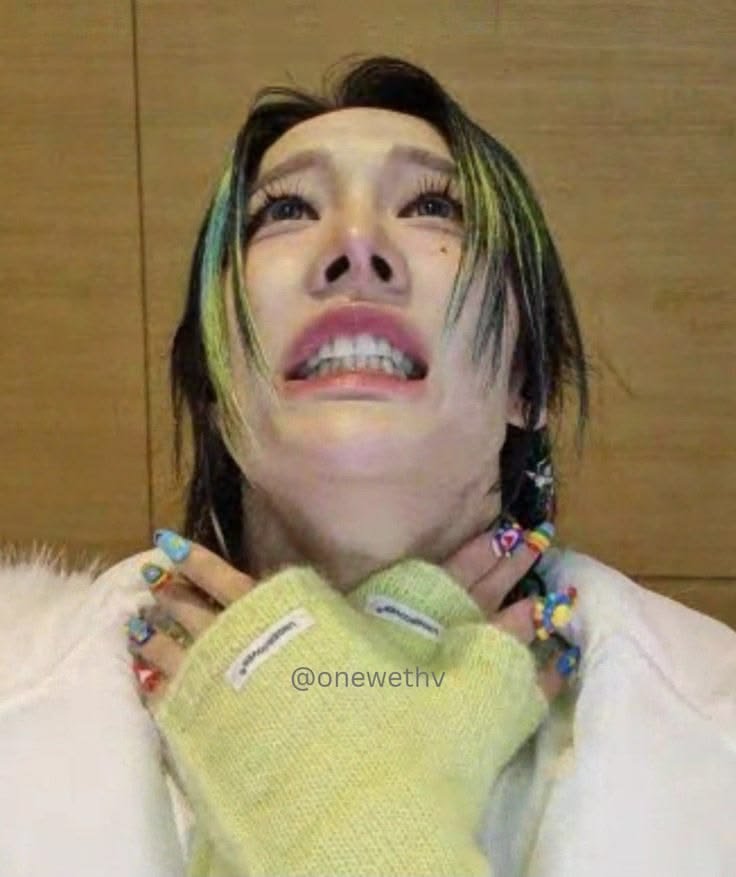 nonbinarywumuti's tweet photo. meu deus por que caralhos eu escolhi uma faculdade que me obriga a estudar igual uma cachorra https://t.co/VA51qEULxU