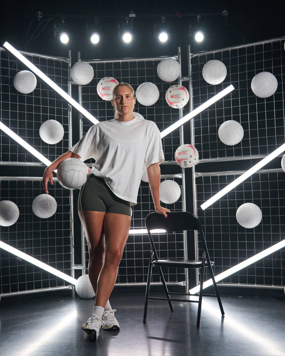 SuperNetball's tweet photo. 2027 🤝 NEW KIT 🔥 https://t.co/ujQzq0yZOJ