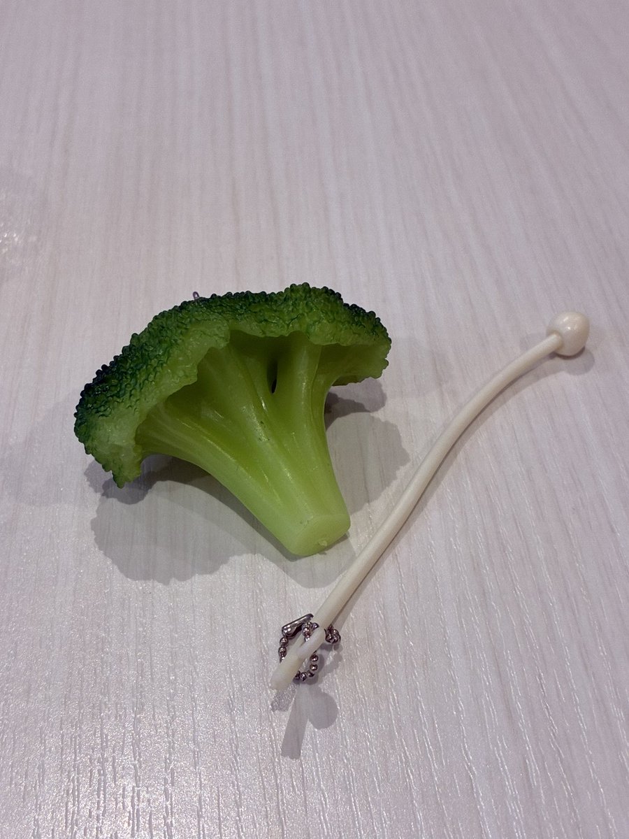 norikonsome's tweet photo. クレーンゲームの戦利品。

ブロッコリー🥦
えのき🍄‍🟫
↑オコが取ったシュールな品物🤣

好きなんだよなぁ、クレーンゲーム。
あまり取れないけど😅

#クレーンゲ��ム https://t.co/UUmSiB1xKy