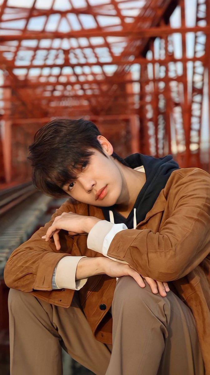 Aelounn's tweet photo. Have a beautiful morning dtm 🤎✨

#dewtee #dew_jsu https://t.co/fS7e90oX7F