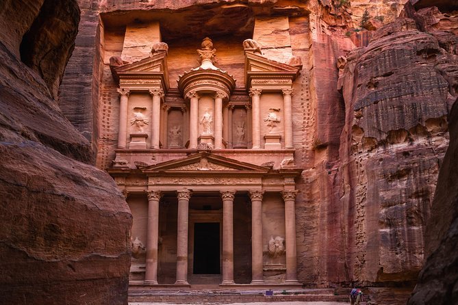 wonderer693's tweet photo. @wakenminds It' in the Quran built by thamud tribe They carve the mountains ,aslo there cousins aad tribe were more powerful than them ruled the entire earth they left traces of themselves in every land from East to West they were gaints and have advanced technologies beyond their era https://t.co/dNy7aIE7M1