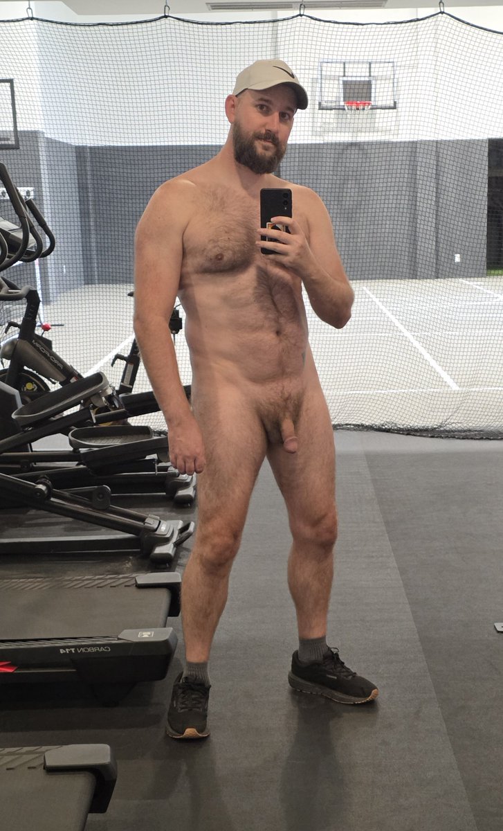 otter_jock's tweet photo. Nude workouts are the best. 

#nudist #nudegym #gaymuscle https://t.co/WvaWB4FKdb