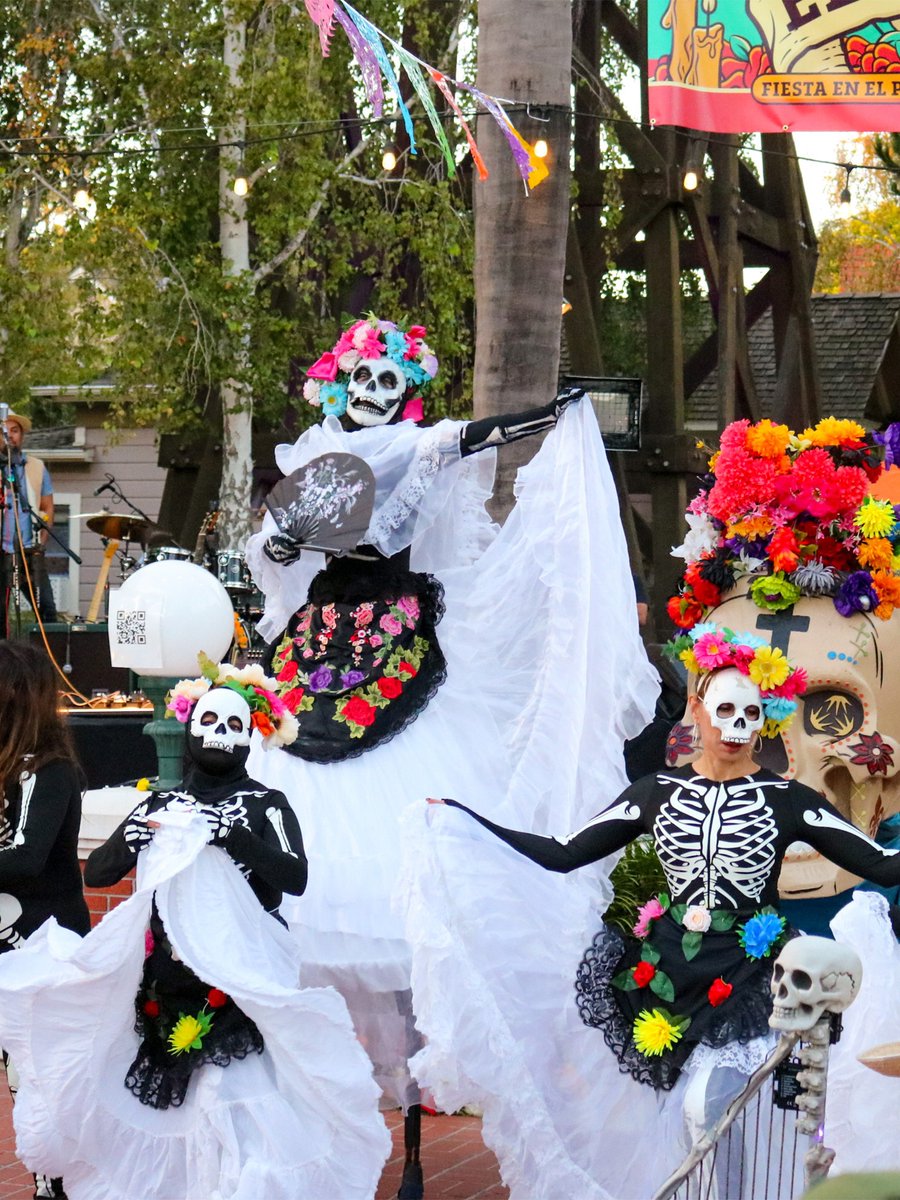 VisitOxnardCA's tweet photo. 💀🌼 Día de los Muertos meets Chespirito at Panteón Fest! Join us Oct. 17 at Heritage Square for live music, art, altars, food + more. Come dressed as your favorite Chespirito character! 🎶🇲🇽
#VisitOxnard #VisitCA #diadelosmuertos https://t.co/D5nJJoKDfr