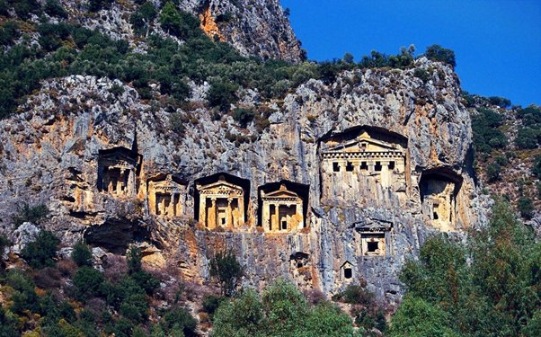 wonderer693's tweet photo. @wakenminds It' in the Quran built by thamud tribe They carve the mountains ,aslo there cousins aad tribe were more powerful than them ruled the entire earth they left traces of themselves in every land from East to West they were gaints and have advanced technologies beyond their era https://t.co/dNy7aIE7M1