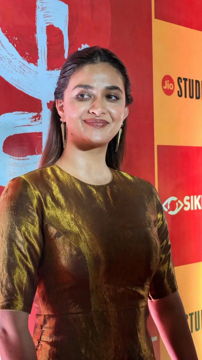 KollywoodCinima's tweet photo. ✨❤️ 𝑲𝒆𝒆𝒓𝒕𝒉𝒚 𝑺𝒖𝒓𝒆𝒔𝒉 𝒂𝒕 #𝑫𝒐𝒓𝒐𝒕𝒉𝒚 𝒑𝒓𝒐𝒎𝒐𝒕𝒊𝒐𝒏𝒔! 😍🔥 𝑺𝒊𝒎𝒑𝒍𝒚 𝒓𝒂𝒅𝒊𝒂𝒏𝒕, 𝒈𝒓𝒂𝒄𝒆𝒇𝒖𝒍 &amp; 𝒔𝒕𝒆𝒂𝒍𝒊𝒏𝒈 𝒕𝒉𝒆 𝒔𝒑𝒐𝒕𝒍𝒊𝒈𝒉𝒕! ✨❤️‍🔥 𝑺𝒖𝒄𝒉 𝒂 𝒔𝒕𝒖𝒏𝒏𝒊𝒏𝒈 𝒑𝒓𝒆𝒔𝒆𝒏𝒄𝒆! 😍 #KollywoodCinima https://t.co/9mCVZhAUK5