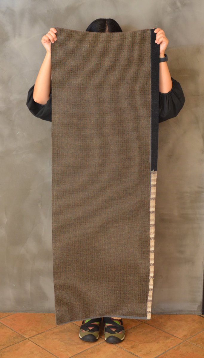 d_d_OKINAWA's tweet photo. 尾州産のウール生地を再利用した 
一点もののラグマット「RUG LIFESTOCK」

異なる質感やチェック、ストライプの布が織りなすパッチワークは、敷くだけでお部屋の空気をぐっと豊かにしてくれます。

ハサミでカットして好みの形に整えたり、汚れたら自宅で手洗いできたりと、タフに使い込めます。 https://t.co/CJ5r8n4ifS