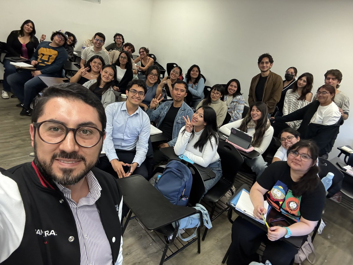 Erikdelangel's tweet photo. Este semestre con mucho gusto estoy dando por primera vez Política Exterior de México 2 en @UNAM_FCPyS que cubre los periodos en los que he hecho mis 3 tesis de grado. Me tocó un grupo sensacional! #PEM2 https://t.co/aVXmUGPnhj