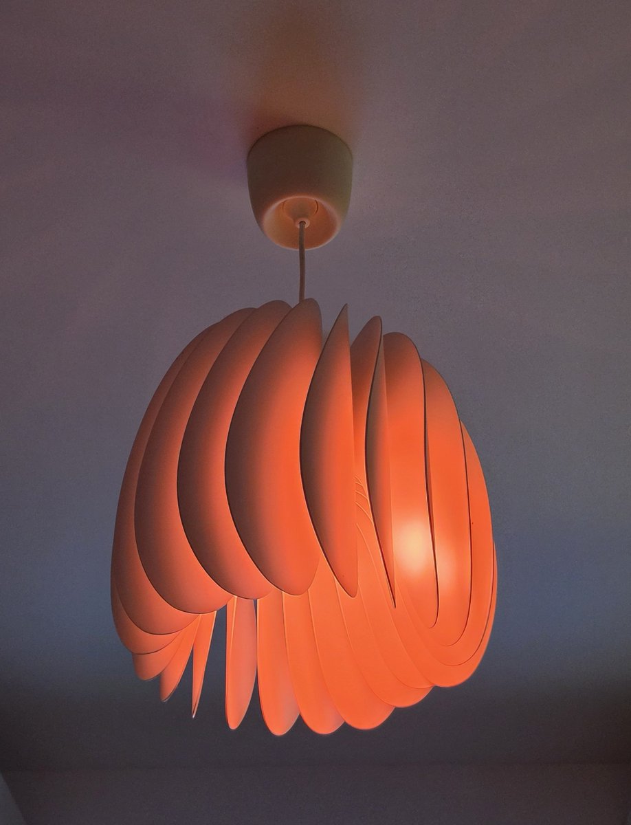 takanashikiara's tweet photo. Its 2026 and I am fascinated by color changing light bulbs that can be controlled over da phone 💡 

Myth colors 🫨🫨🫨 https://t.co/8A1gsIye0f