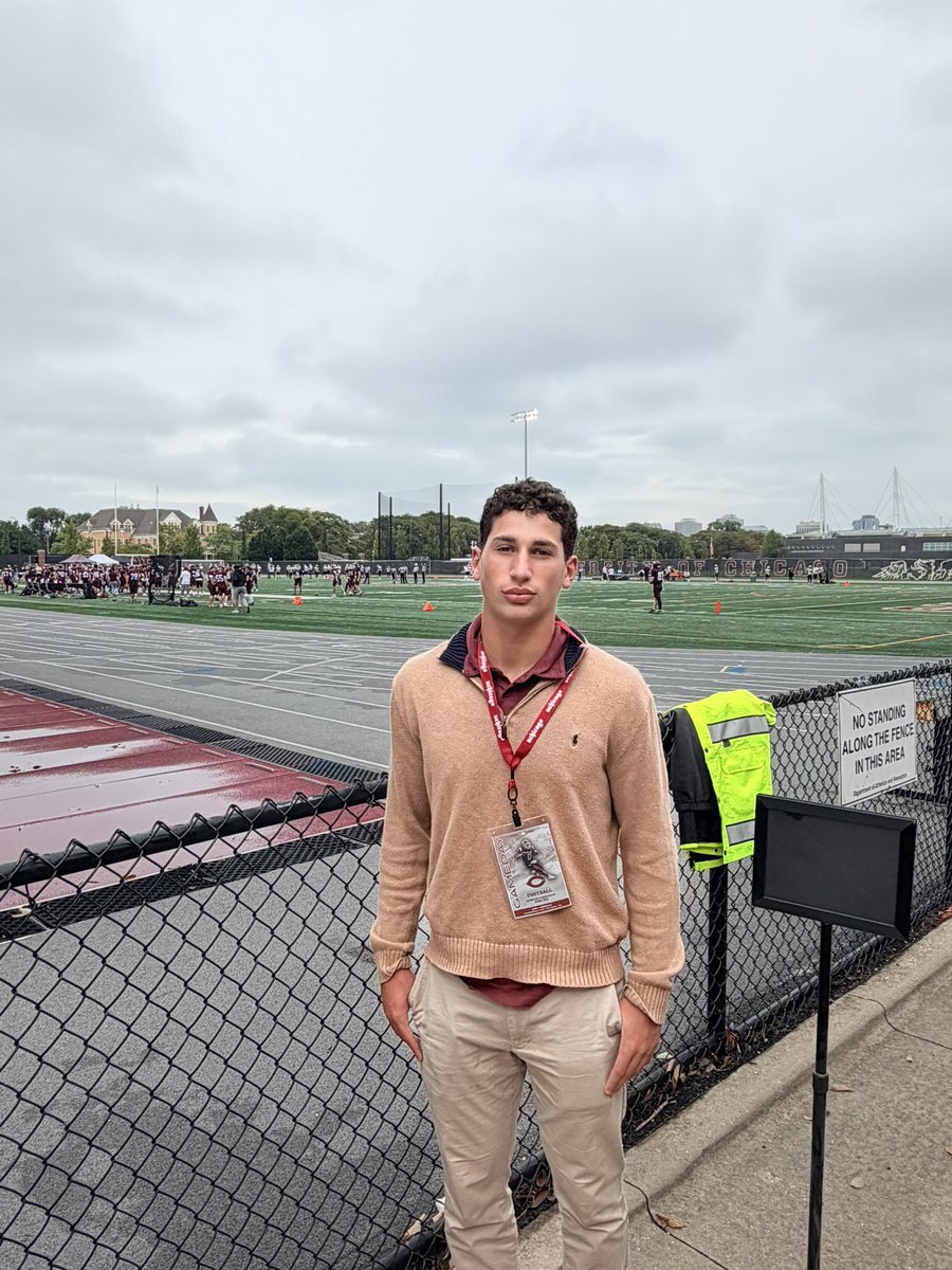 AriJHirsch's tweet photo. Had a great time visiting @UChicagoFB this weekend. Thank you to @UChiCoachSantos for the invite and @Coach_Karlson and @CoachK_UChicago for having me.

@CoachJMcBride19 @CoachStapes42 @WoodsonFB @carljfred @novafootballpod https://t.co/SsK0cqaA0z