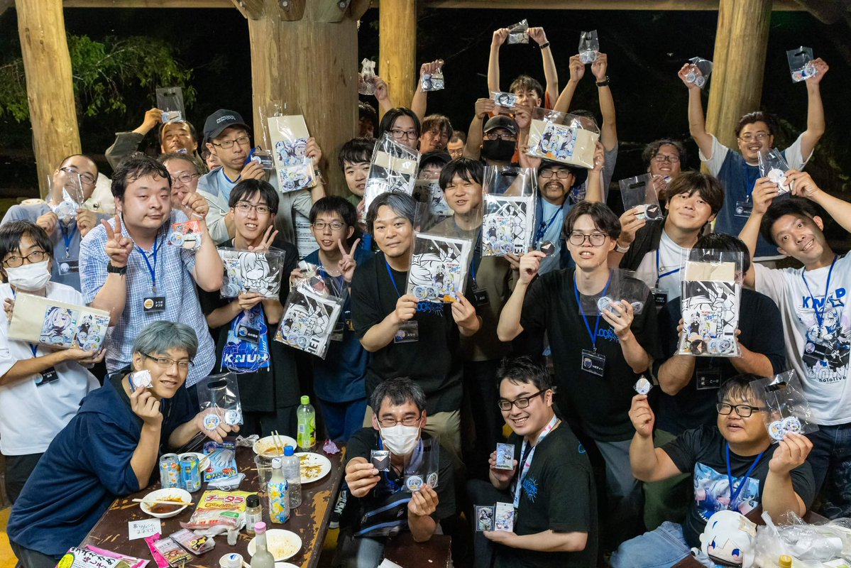 ArigatoKanatan's tweet photo. #へい民肉殴りオフ会

＼みんなで行った修学旅行！／ https://t.co/lTbsmSImPN