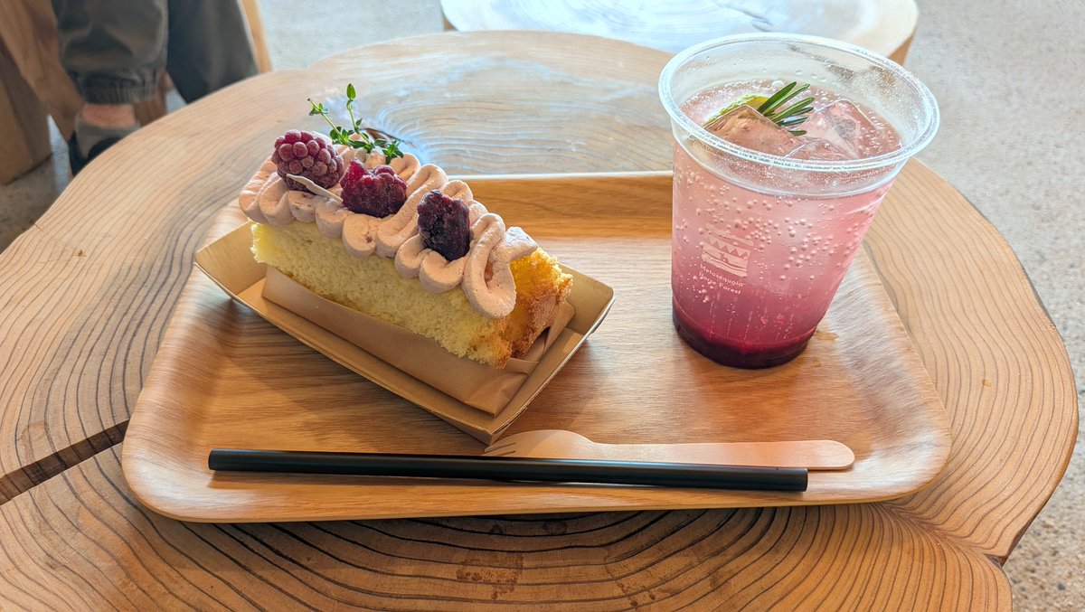 fssie19's tweet photo. 皆さんオフ会in滋賀にお越しいただきありがとうございました

NAGMOのオフ会で唯一やらかしのないオフ会になったのでは？

ツユシモさんもせつなさんも何もやらかしていないぞ？ https://t.co/kMRqxDOP4u