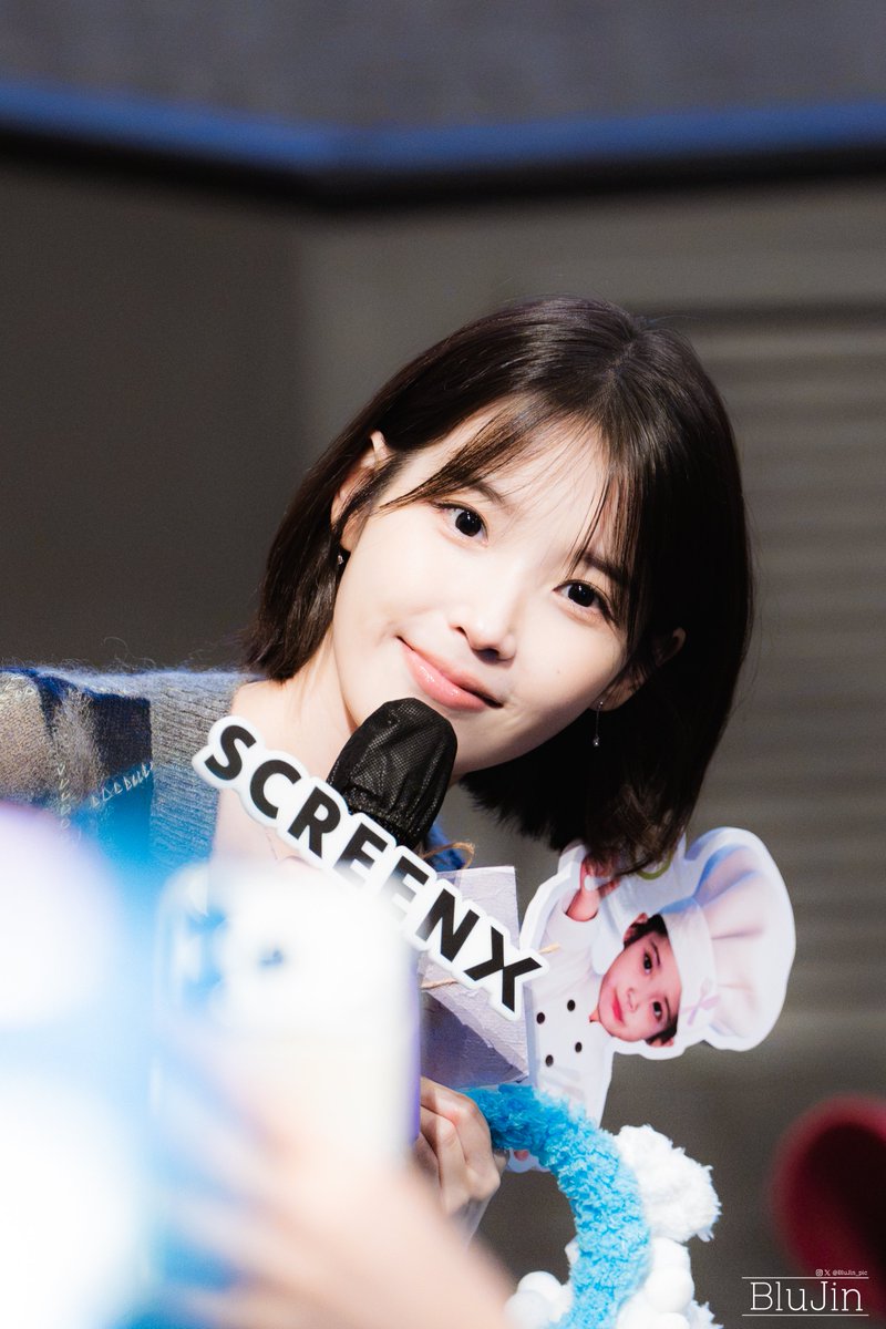 BluJin_pic's tweet photo. [26.09.20] #아이유 #무대인사 #IU #유애나 #UAENA #CGV https://t.co/XEgdGBgh9k