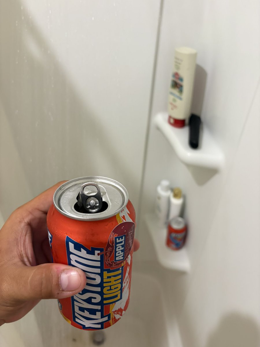 ParkerSmithTx's tweet photo. Thank you guys for 40 followers, shall we celebrate? #LFG #onthecomeup #showerbeer https://t.co/uN5TjOnify