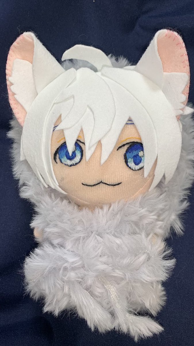 AsanohaBeads's tweet photo. 衣装おさがりのままでは可哀想だなと思って、ネコ系Vtuberらしく、着ぐるみを作ってみようと、もふもふの毛糸で編んでみた♪
けど…着ぐるみって言うよりおくるみのが近かったかもｗ
メリハリがつくように、次は何かアクセサリーを考えてあげよう💙
#船柚の航海 https://t.co/bWrSllcH7K