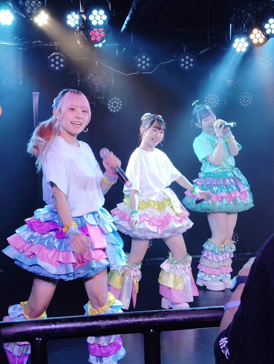 VayAdh's tweet photo. 9/22(火祝)『NON-STOP LIVE』
in.masurao fukuoka(福岡市)

『CHERRi♡POP』さん☆
(チェリーポップ)
※チェリポ呼び推奨。

7月にデビューされた福岡のアイドルさん達です☆
皆さん凄くキラキラされてて、楽曲は恋愛の可愛い曲が多くて、コールもよく呼びかけてリードしてくれて、
会場を凄く盛り上げてくれます✨️✨️

ただ現在、X(ツイッター)の指定投稿への
５００いいね目標のミッション中で、
現状は達成出来ていなくて、
本人達からはファンさんや他の知り合いのアイドルさん達へすら、
フォローバック・いいね・リプ返などのSNSの基本的なリアクションが出来ないとても悲しい状況です、、、、😰

これまでも、地道にライブ活動を頑張られてますが、早くファンさんと普通の交流が出来るようなって貰いたいと切に思います😢

凄く魅力的なアイドルさん達なので、
よかったら御協力お願い致します🙇💦

#茉白　@cherripo_masiro　
#ましろんにまっしぐら
#翠和　@chp_miwa
#水菜　@chp_mina　#みにゃ日和
#玲夢　@chp_remu
#夕愛　@chp_yua　#夕愛にゆう愛
#CHERRiPOP　@cherripop_12

#福岡アイドル　#福岡地下アイドル　
#地下アイドル　#福岡